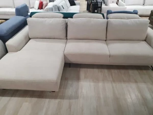 Narożnik z funkcją wysuwanego siedziska Misty Wajnert Promocja