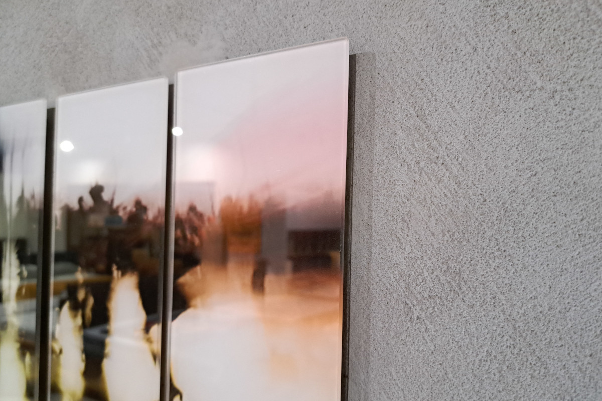 Obraz szkło na betonie